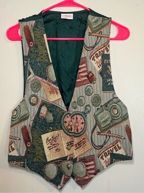 Travel-Print Men's Vest in Green and Multicolor